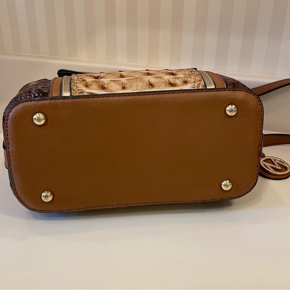 Mia K. Collection Vegan Leather Shoulder Bag Embossed Faux Alligator - Picture 5 of 15